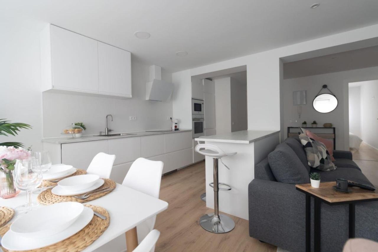 Lujoso Apartamento Entre 2 Playas Con Garaje, Wifi Gijón Exteriör bild