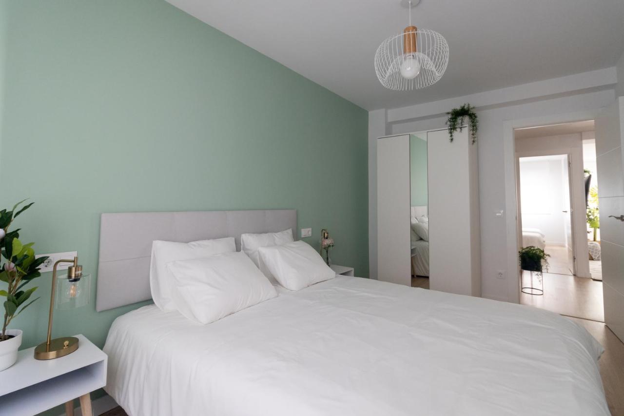 Lujoso Apartamento Entre 2 Playas Con Garaje, Wifi Gijón Exteriör bild